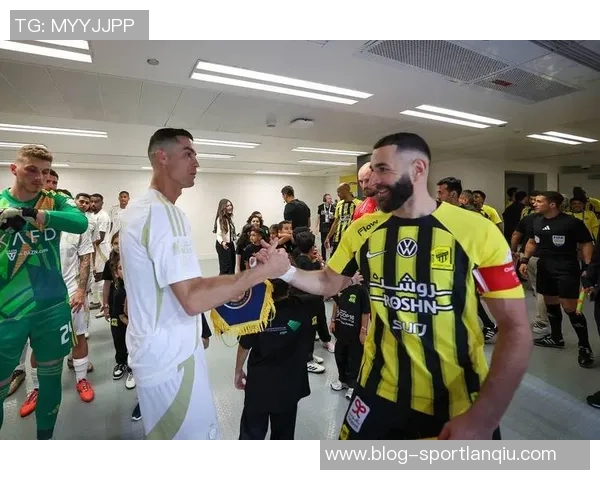 本泽马转会因C罗不满暂缓沙特王子或将自掏腰包助其成行